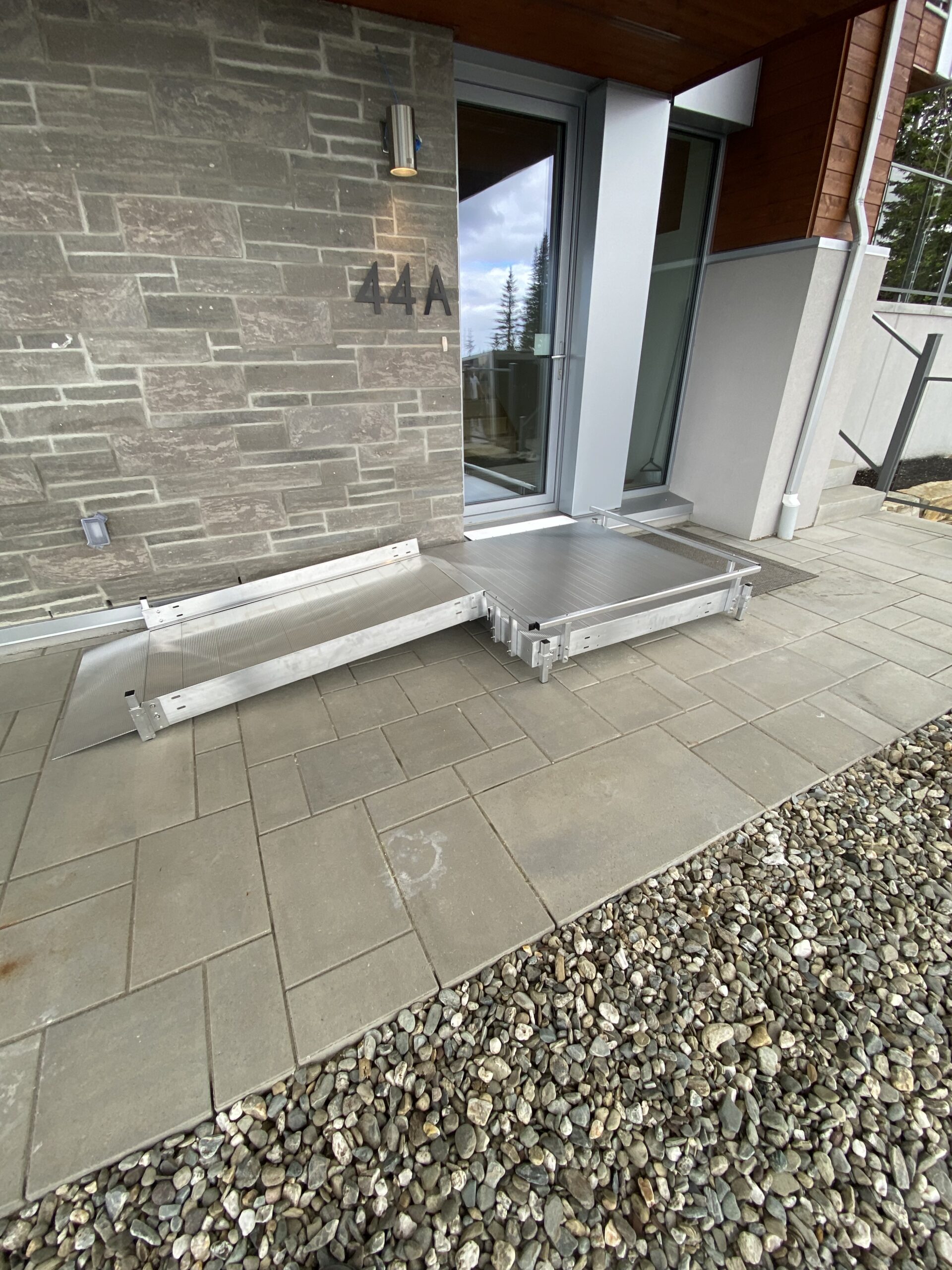Plateforme balcon avec garde-corps